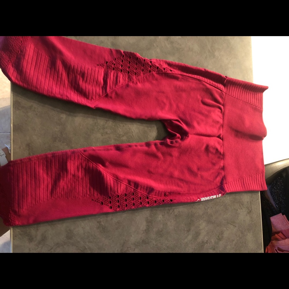 Women’s Gymshark energy leggings small cropped